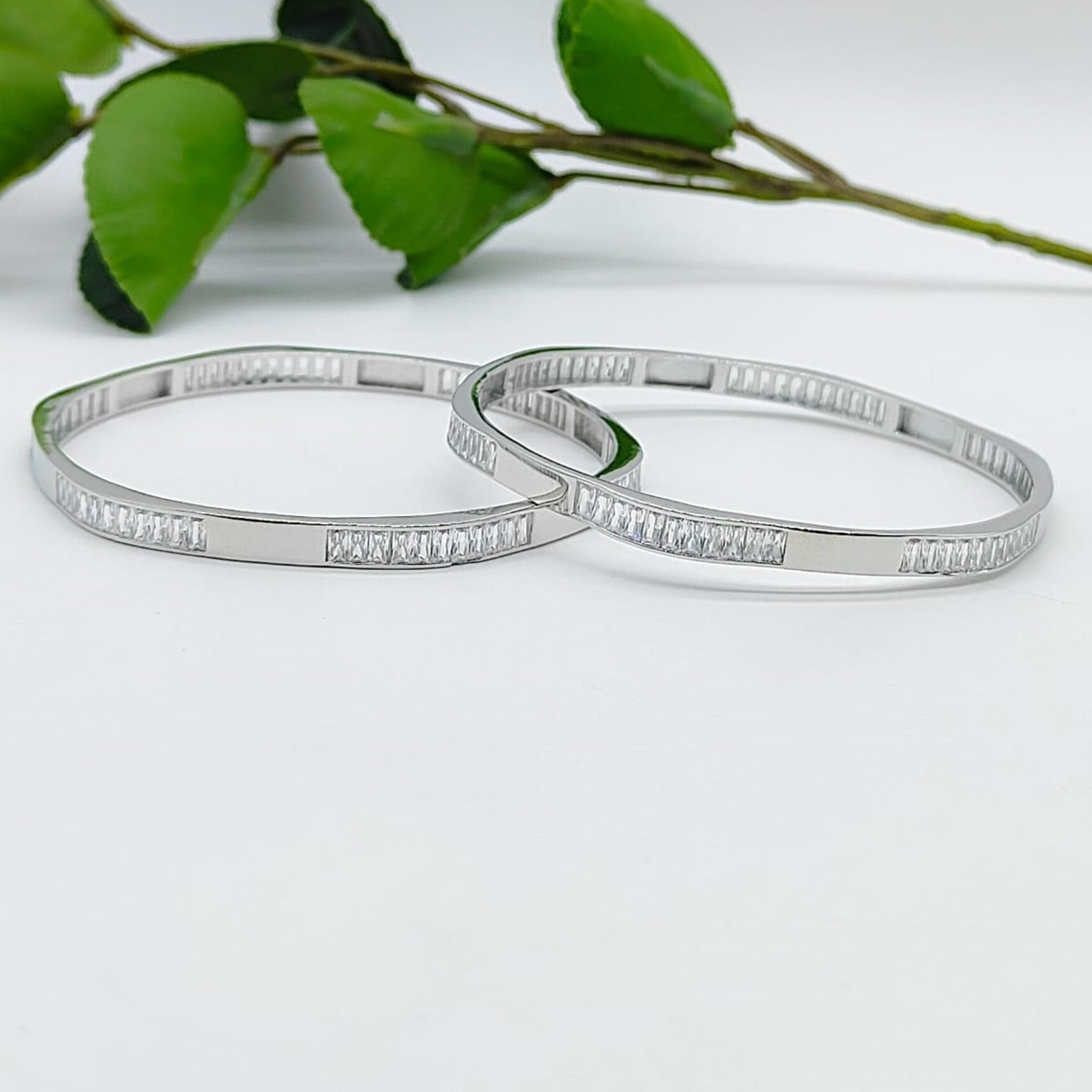 BANGLES