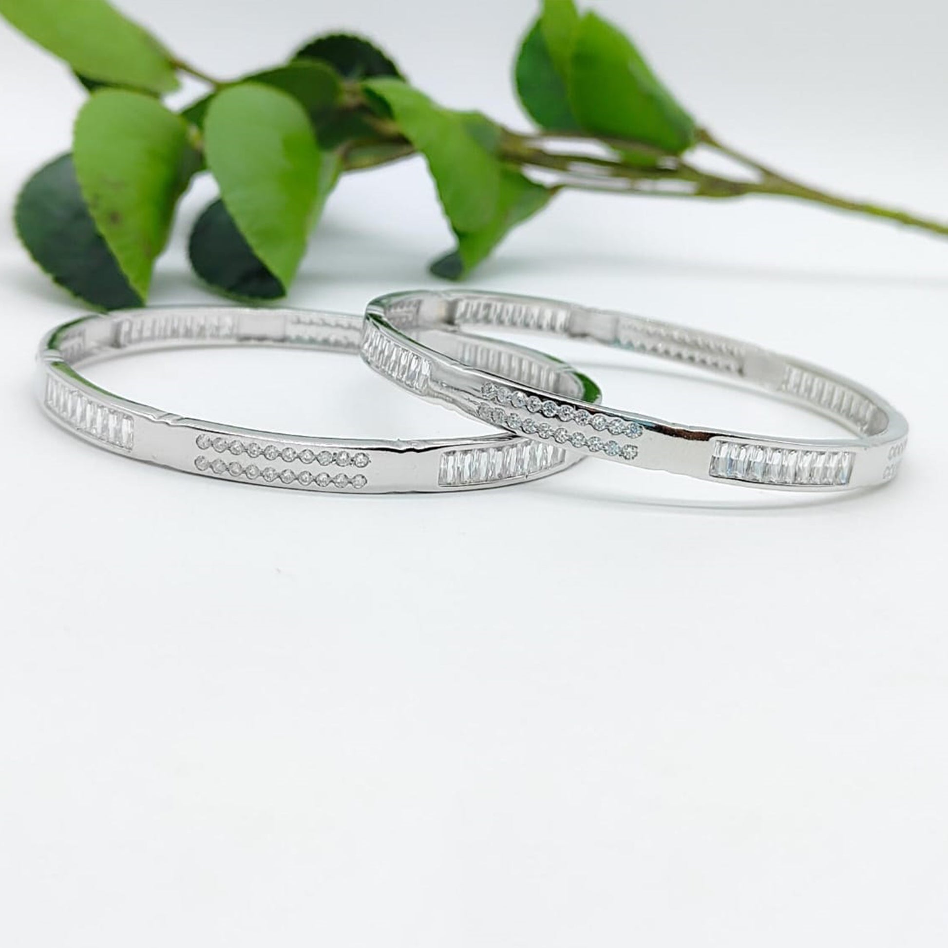 BANGLES [BA-28062504]