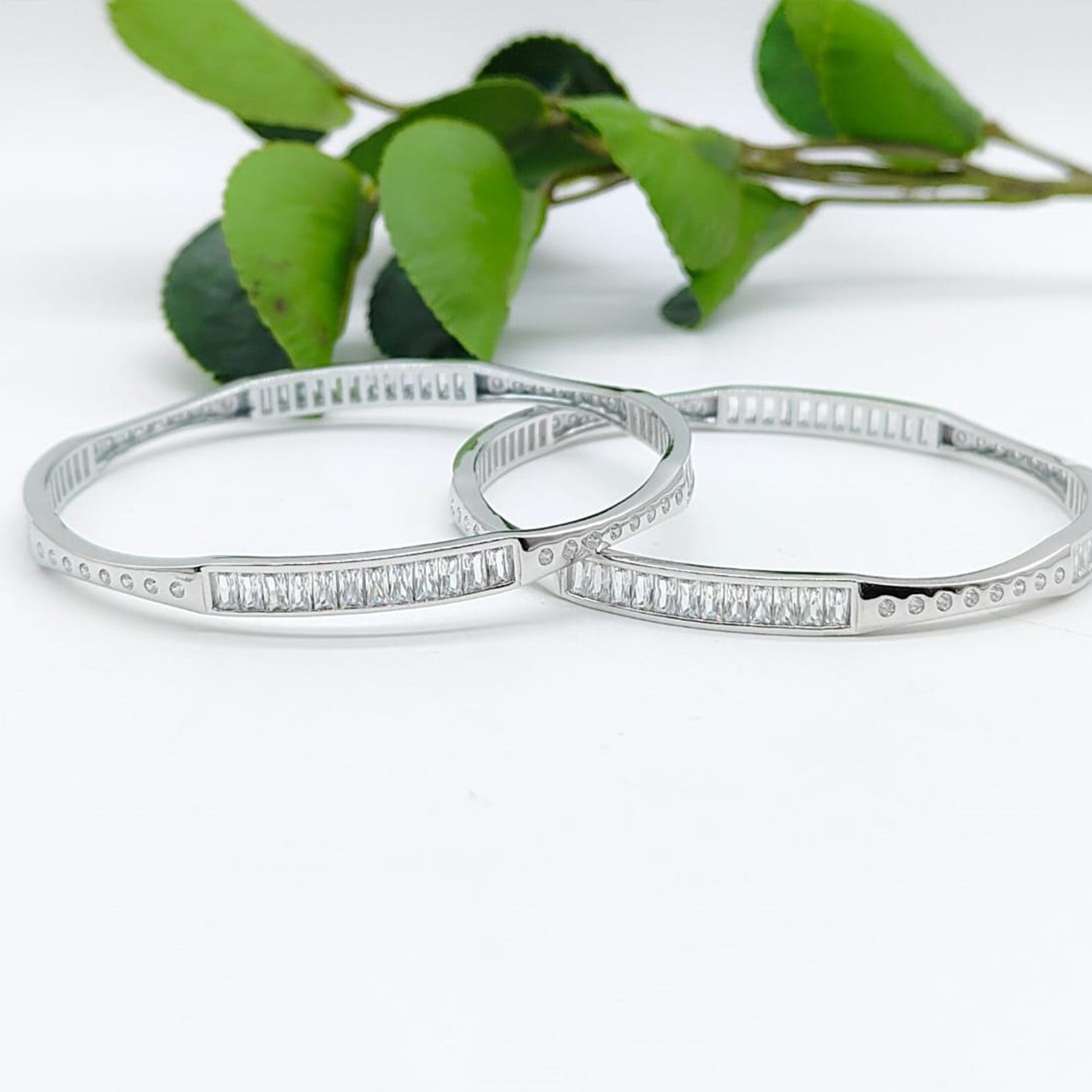 BANGLES [BA-28062505]