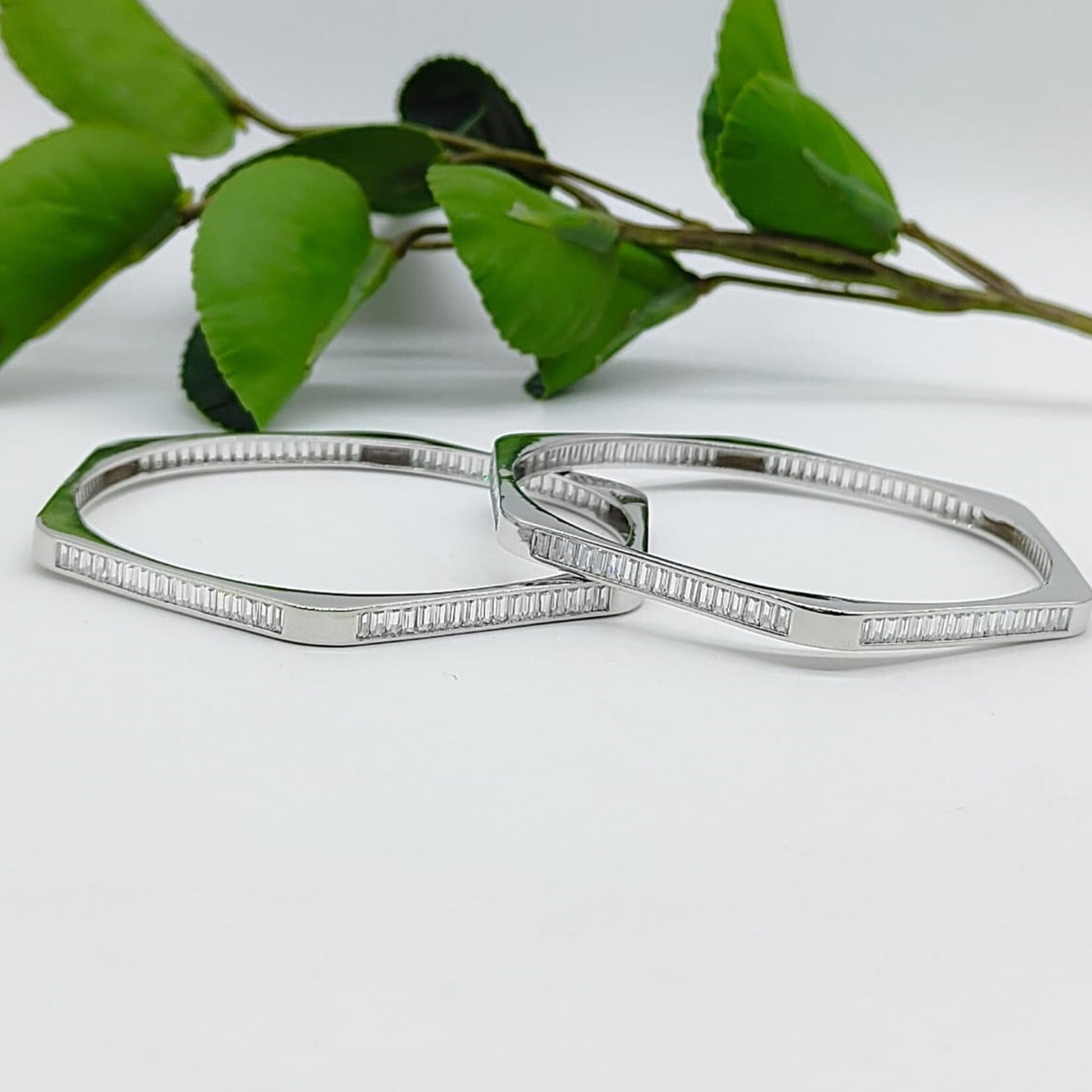 BANGLES [BA-28062508]
