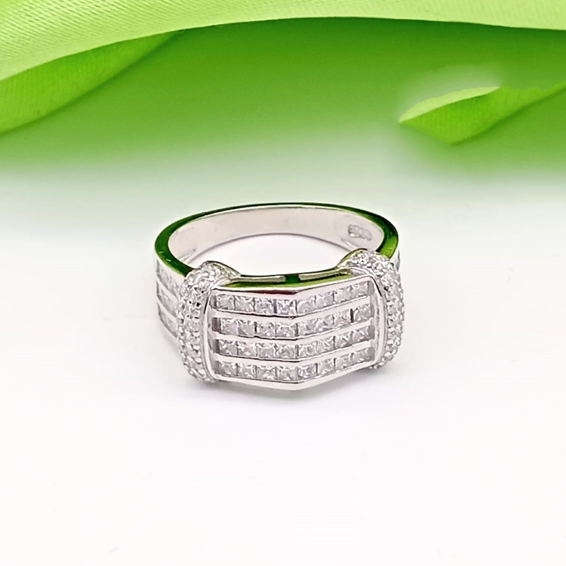 RINGS [FR-280625105]