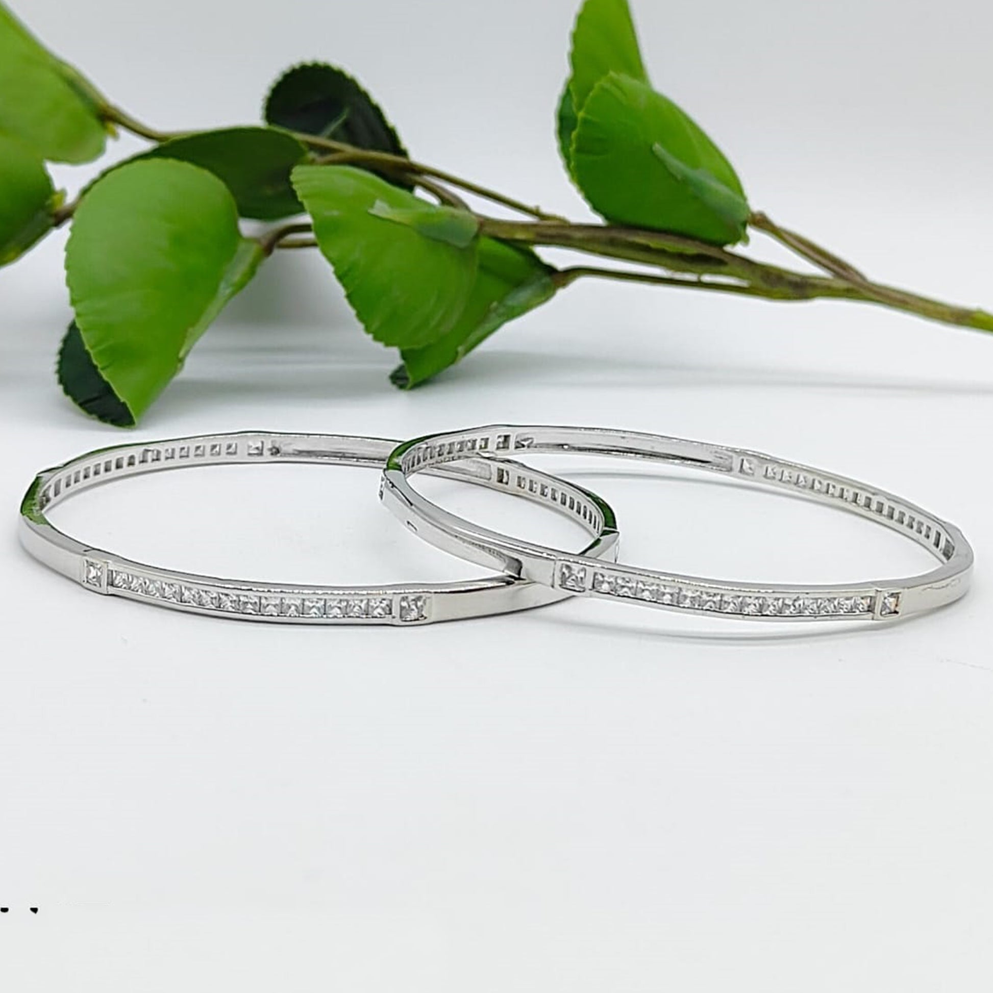 BANGLES [BA-28062512]