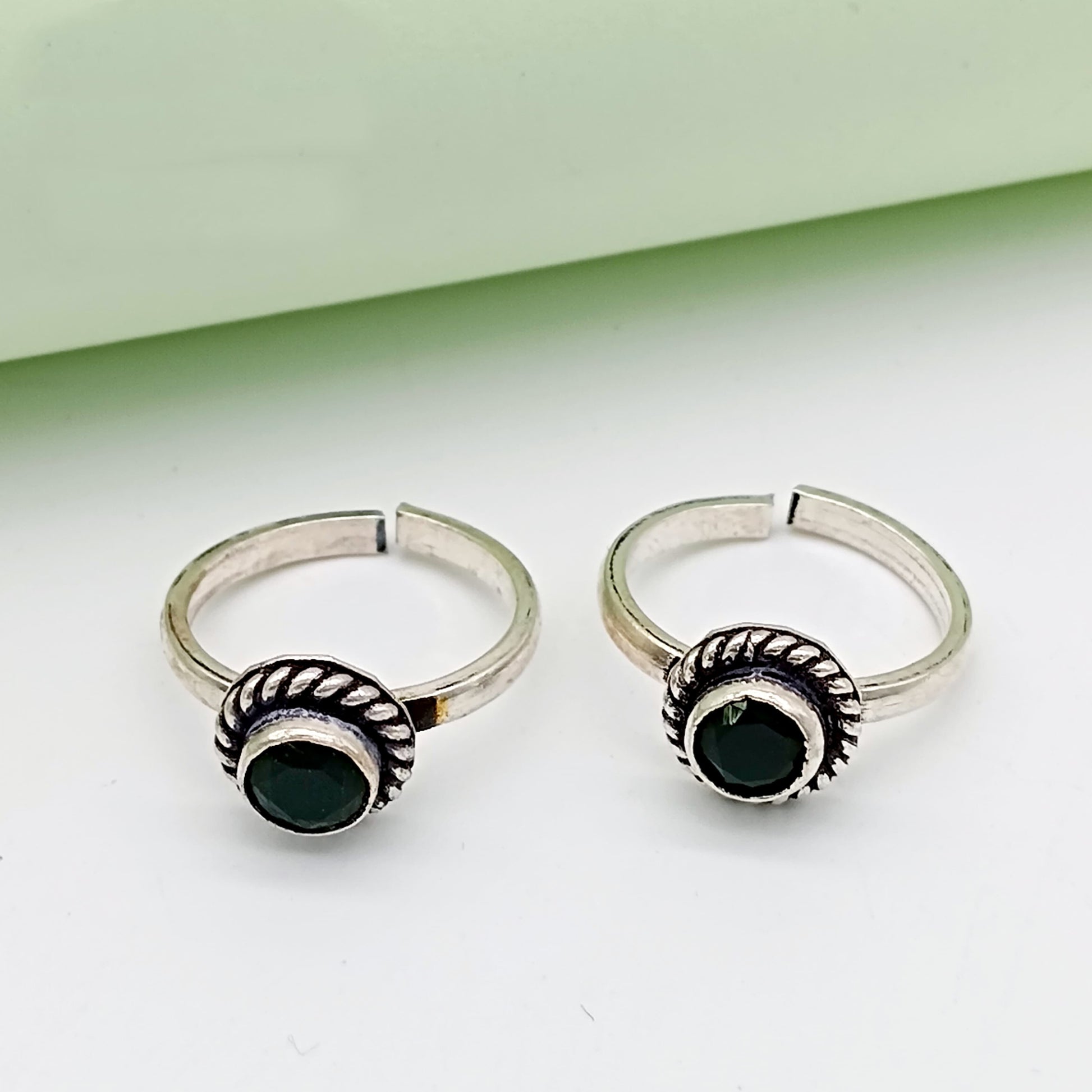 TOE RINGS [TR-28062537]