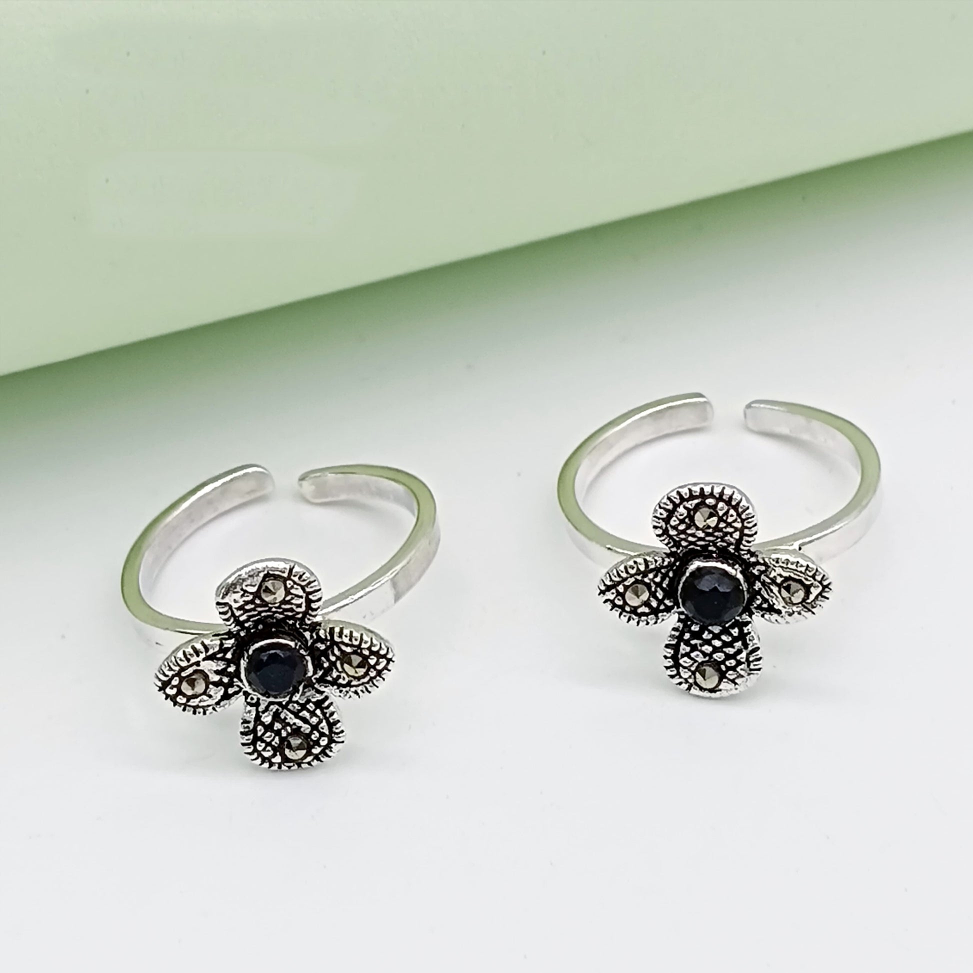 TOE RINGS [TR-28062543]