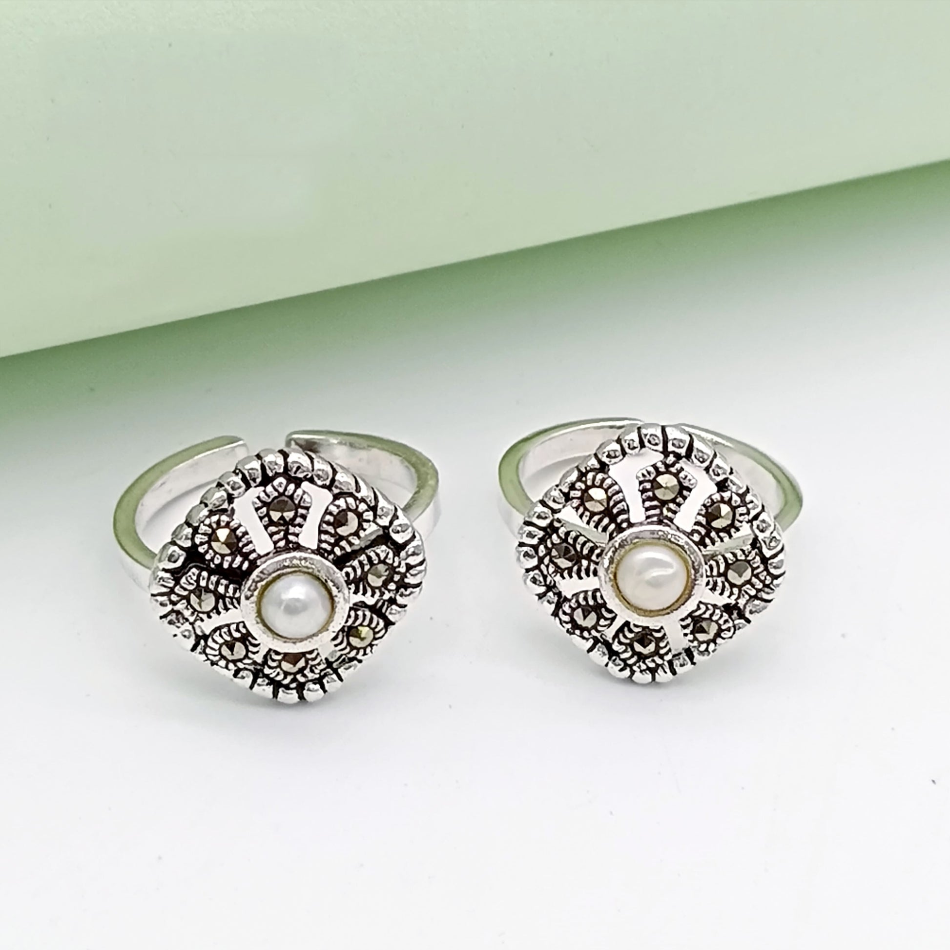 TOE RINGS [TR-28062552]