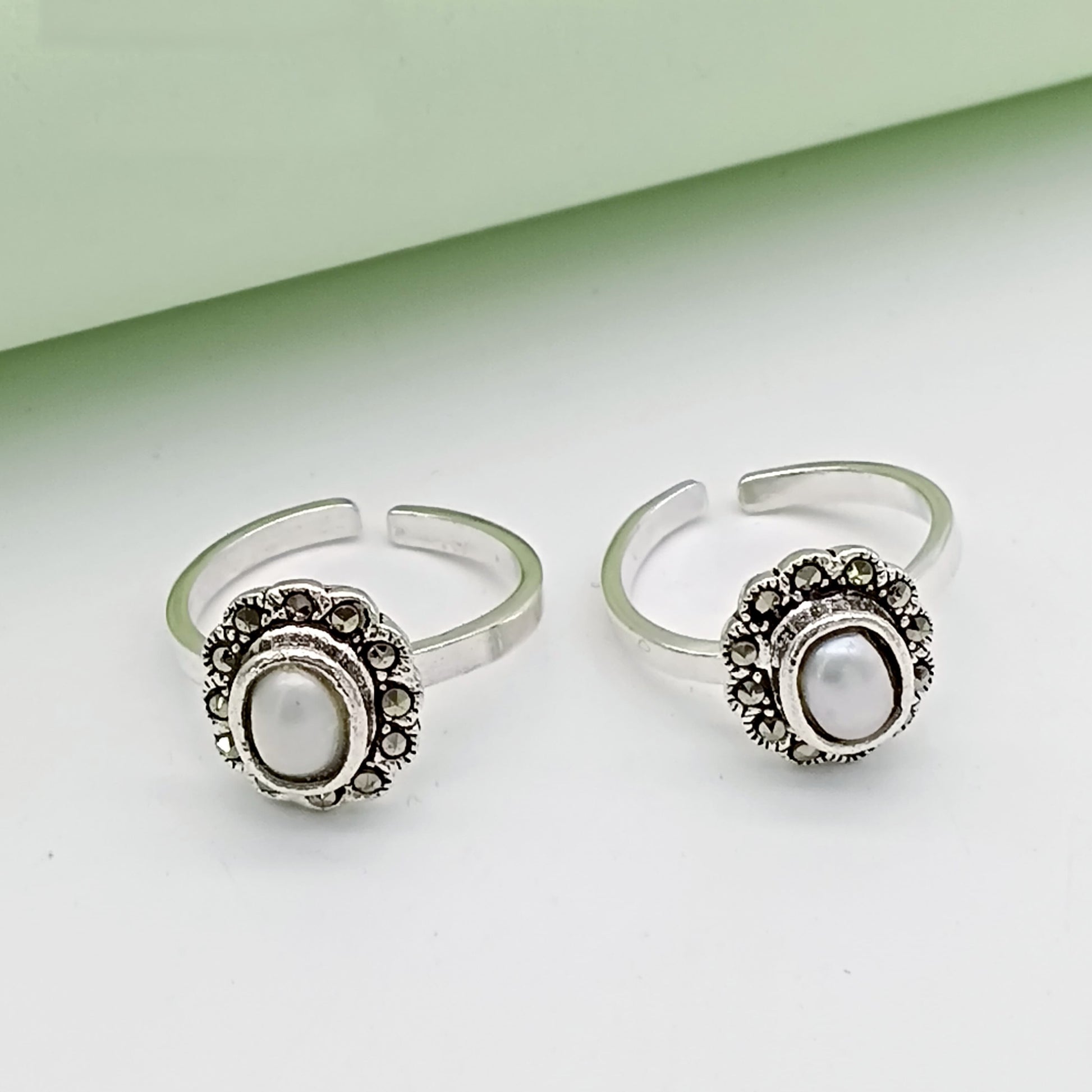 TOE RINGS [TR-28062555]