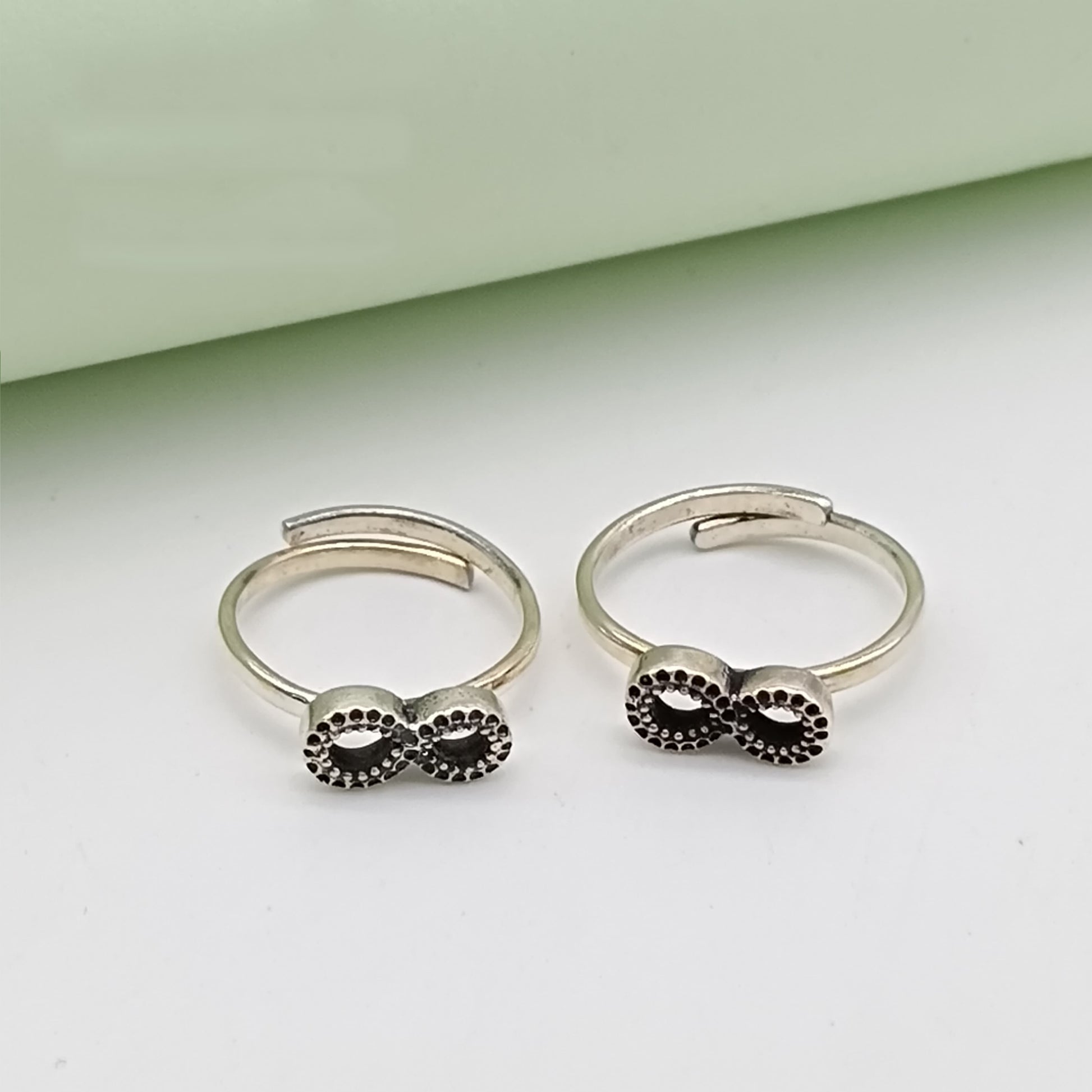 TOE RINGS [TR-28062556]