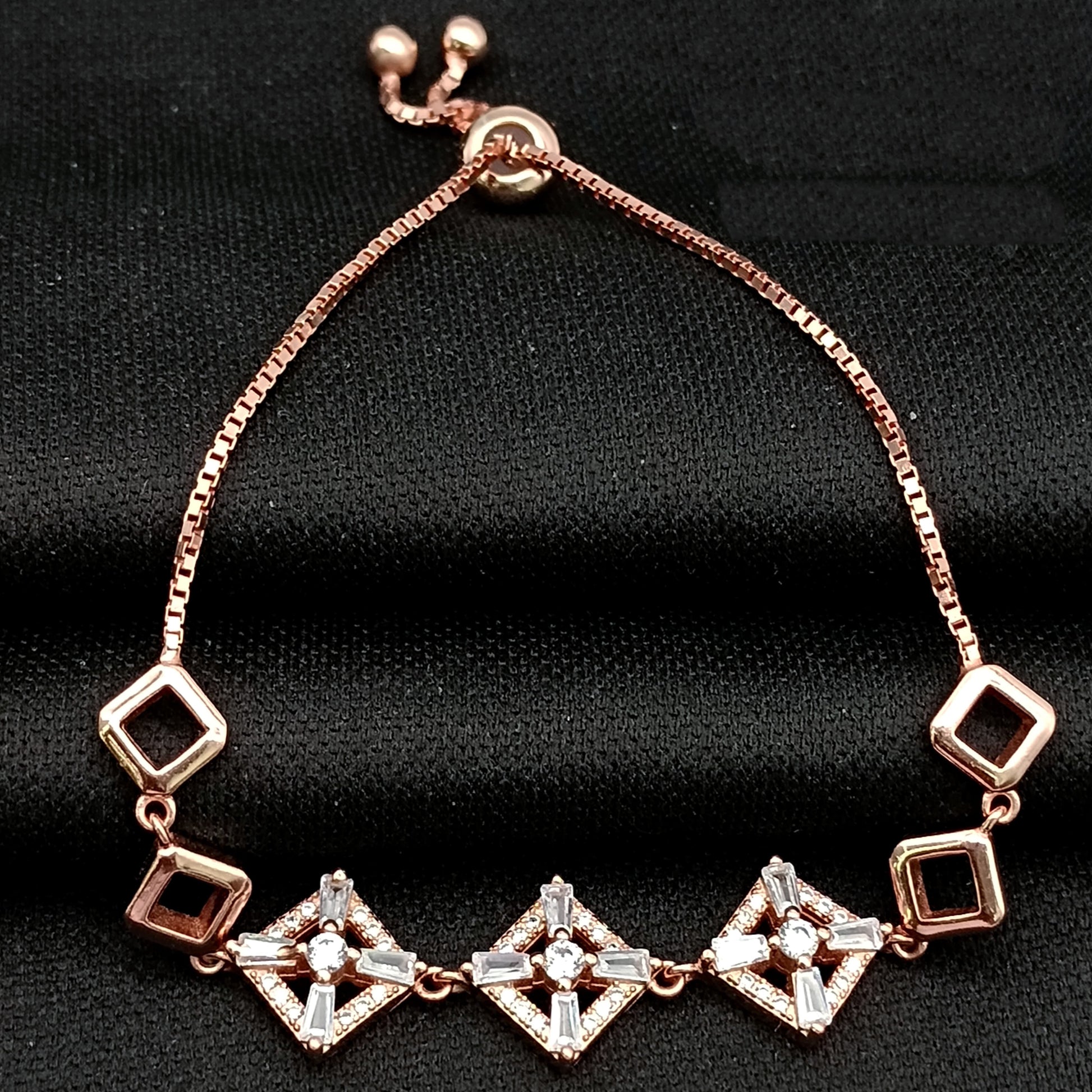 BRACELETS [BR-28062563]